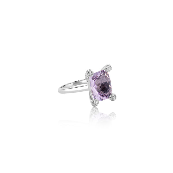 18K White Gold Amethyst Oval Ring