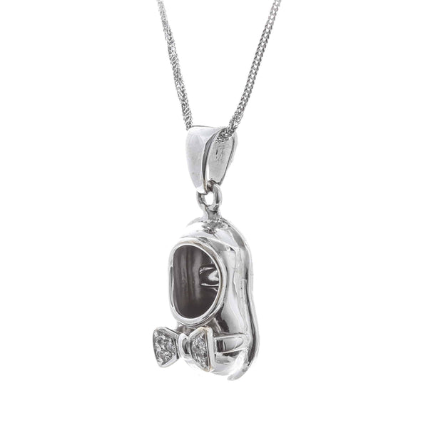 18k White Gold Twisted Bow Boot Necklace