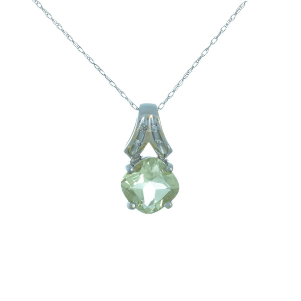 14k White Gold(0.03 Ct. Tw.) Pear Shape Drop Necklace